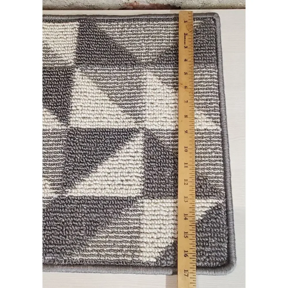 Geometric Pattern Bath Mat Gray White Modern Anti Slip Washable 27x17 Inch